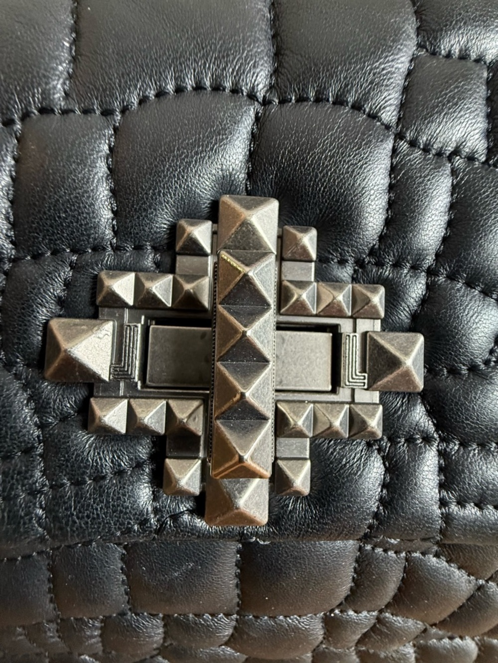 🩷❤️Stunning Lanvin Quilted Lambskin Leather Maxi XL Single Flap Bag❤️🩷 - Picture 4 of 15